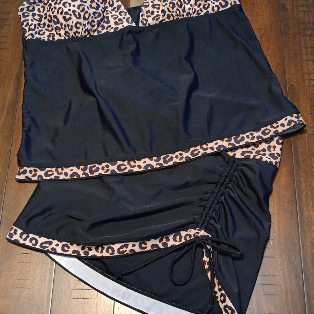 Xl Leopard Print Black 2 Piece Swimwear, Free sandals, Size 7 ( Bundle 3 For 15)